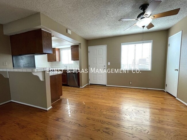 Photo - 2599 Walnut Ave Unidad 218