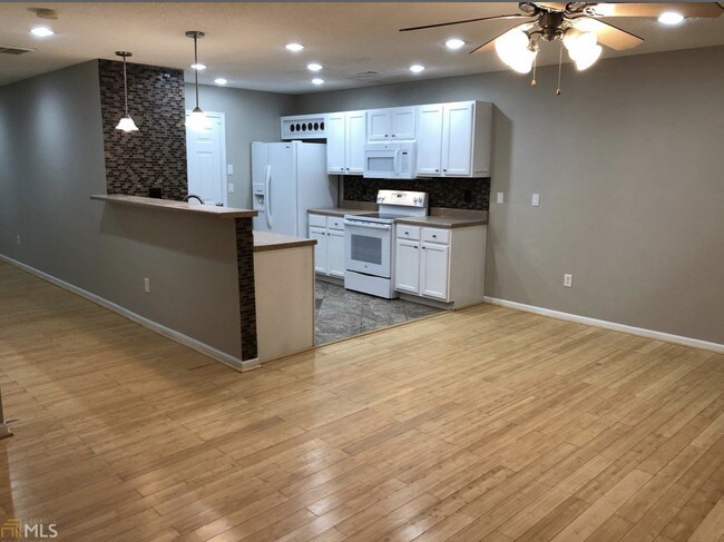 Photo - 139 Shenandoah Dr