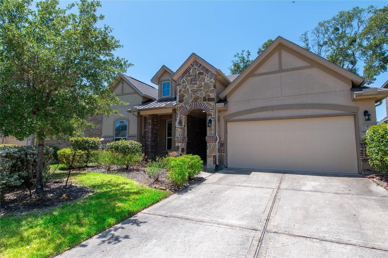 Photo - 7 Whispering Thicket Pl