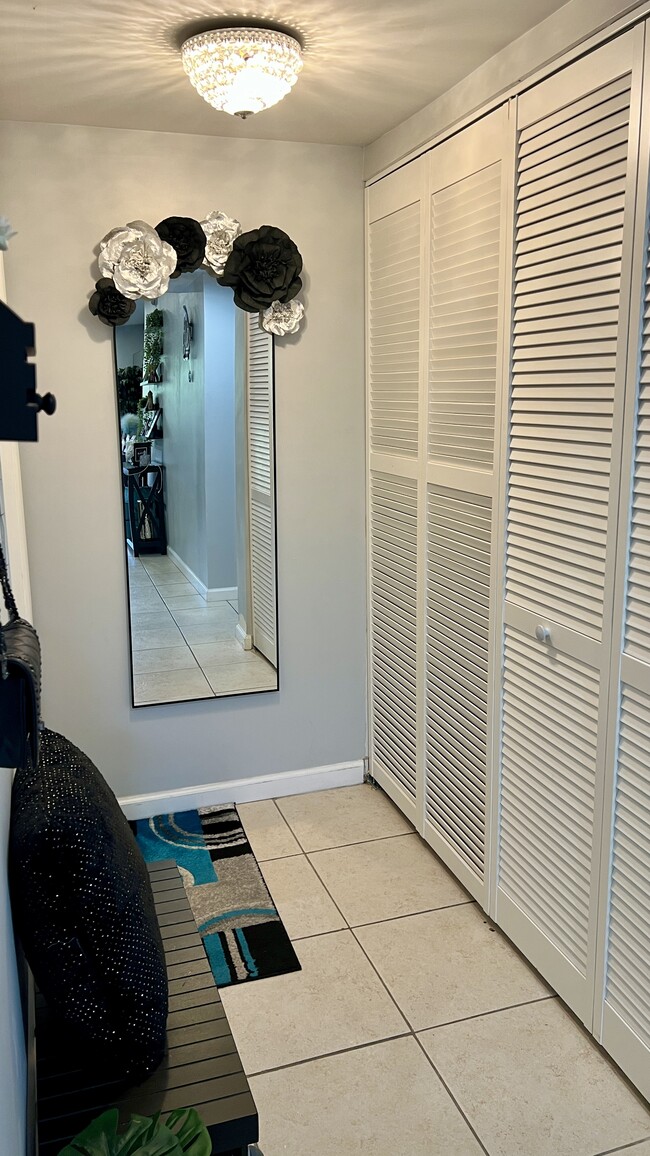 Entry Way - 140 S Cypress Rd Unit 123