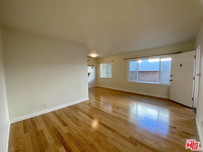 Photo - 722 Westbourne Dr Unidad B