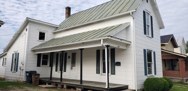 Building Photo - 307 W Washington St