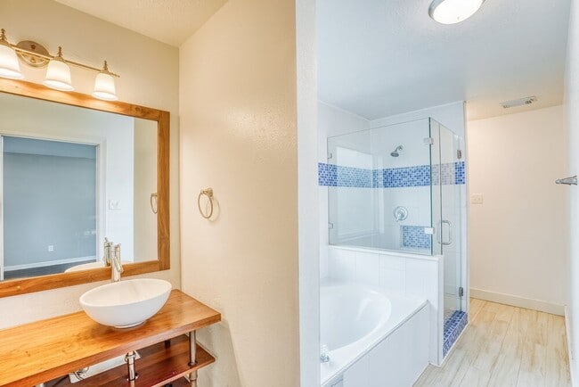 Photo - 2014 Harbour Cove Dr