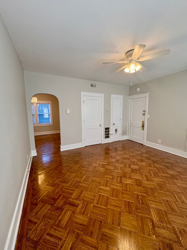1111-1115 Ray Ave