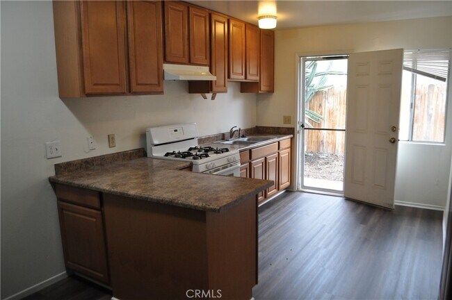 Photo - 811 W State St