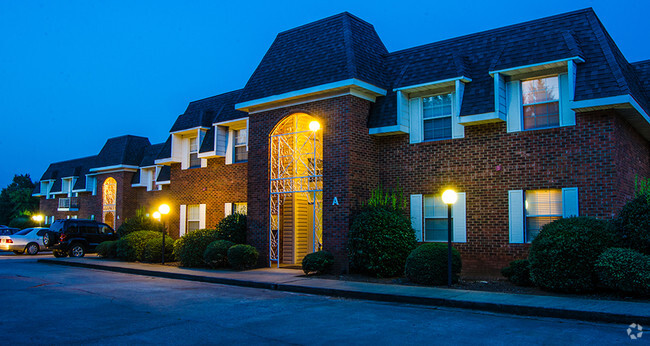 Building A at Evening - North Gate Apartments