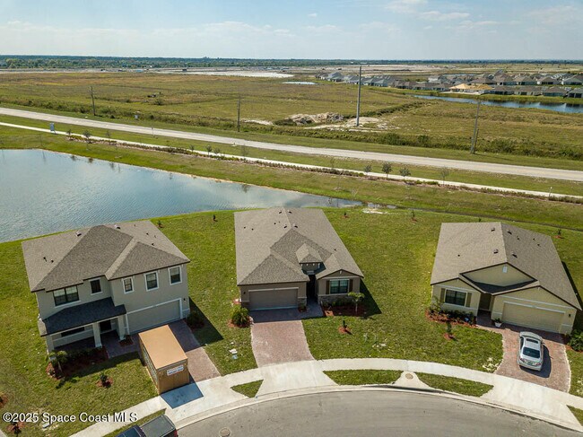 Photo - 1753 Farmhouse Rd SE