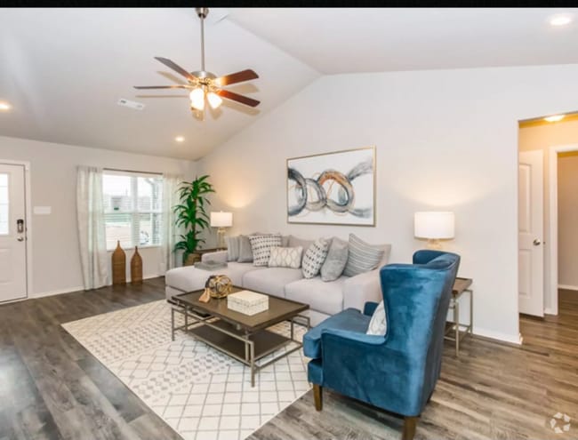 Building Photo - 7121 Woodsgate Cv Rental