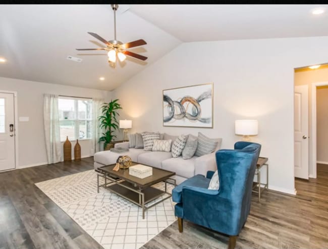Photo - 7121 Woodsgate Cv House