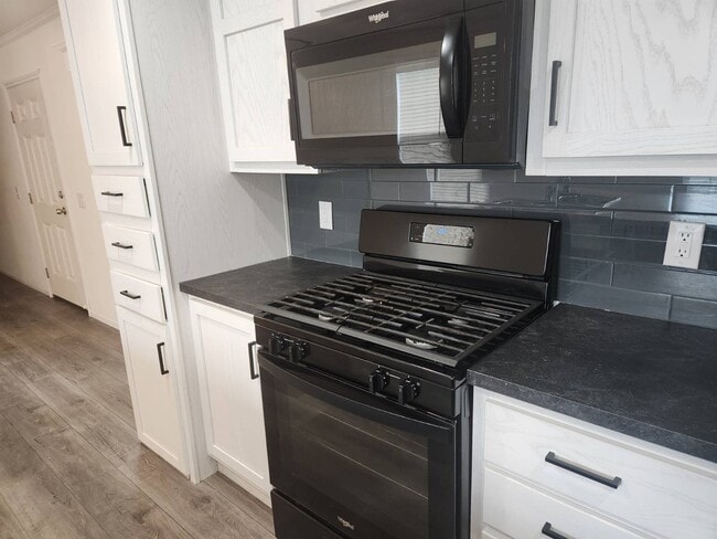 Photo - 2900 N Apperson Way