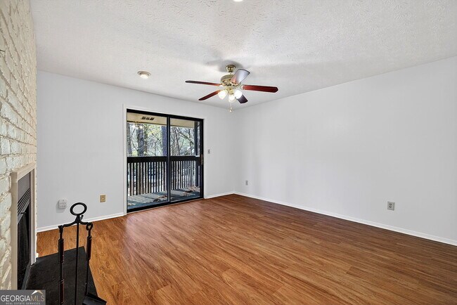 Photo - 903 Cumberland Ct SE