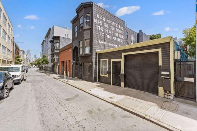 Photo - 737-741-741 Minna St