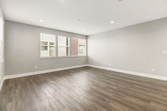 Photo - Move-In Special! Beautiful Alkali Flat Ren...