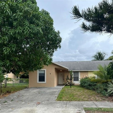 Photo - 9 NE 44th St