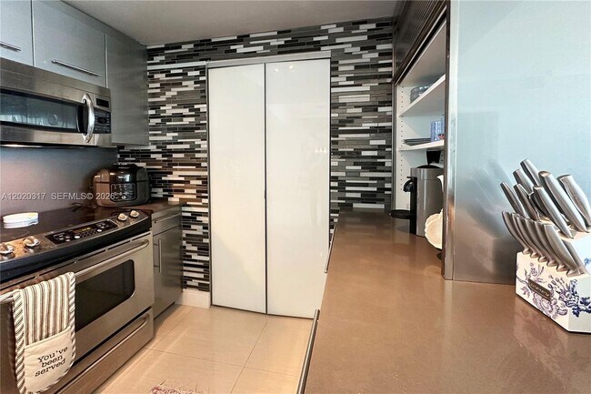 Photo - 2000 N Bayshore Dr Unit 614