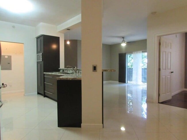 Photo - 350 Crestwood Cir Unit 302