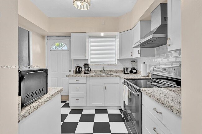 Photo - 10002 E Bay Harbor Dr Unit 2