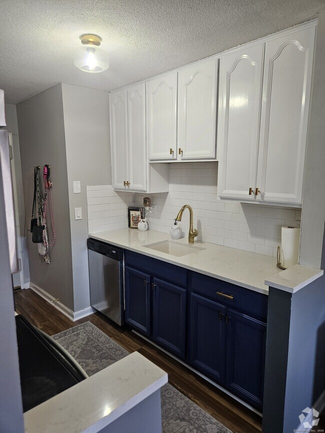 Building Photo - 43 Balance Rock Rd Unit APT 17