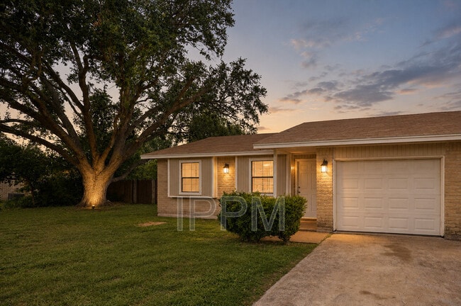 Building Photo - 6020 Masters Blvd Unit 2