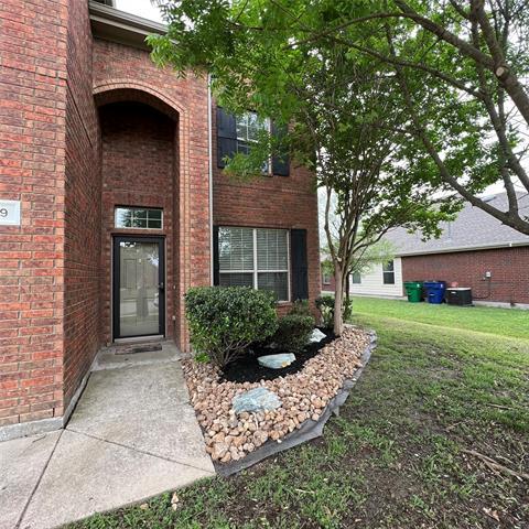 Photo - 209 Clydesdale St