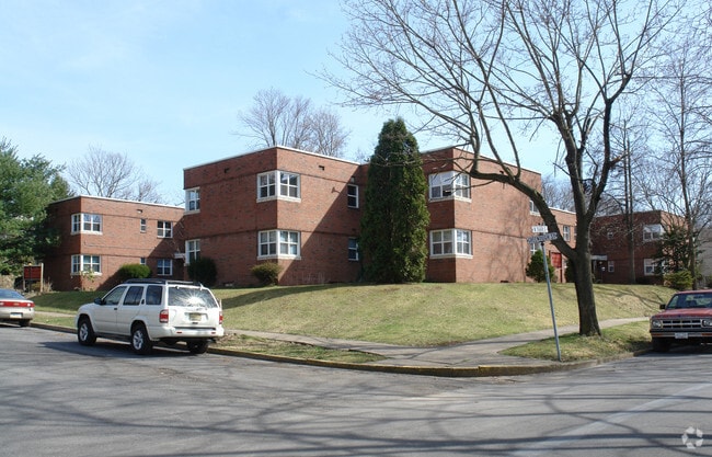 Riverview Apartments - Riverview Apartments