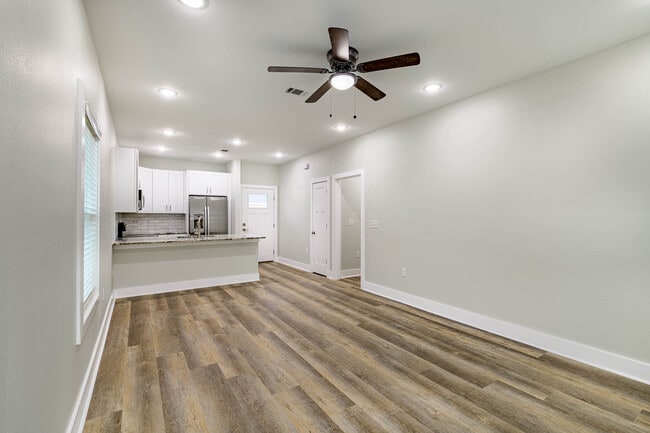 Photo - 108 Clearing Wy