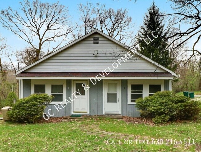 Building Photo - 35W710 Woodlawn-Unit 2 Unit 2