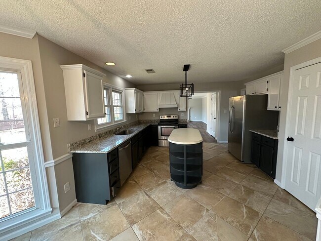 Photo - 2881 Wynford Dr S W