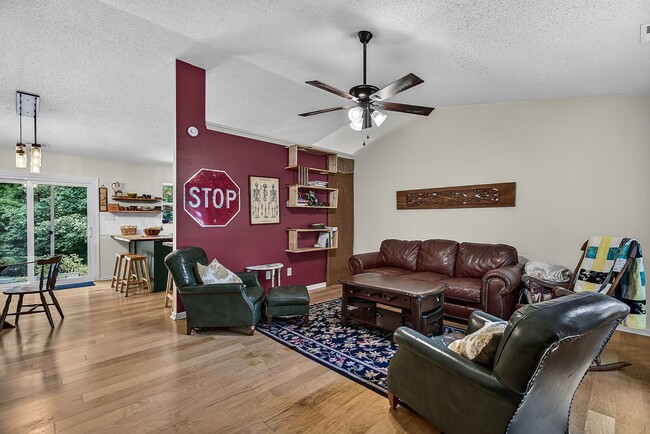 Photo - Nestled cul-de-sac home in Falcon Crest