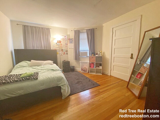 Photo - 359 Market St