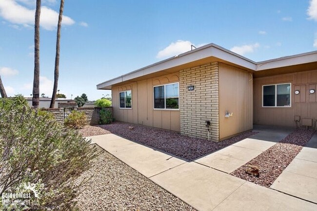 Building Photo - Spacious 2Bdm 2Ba Sun City Home with Vaulted Ceilings, Private Covered Patio & Garage! 55+ Community