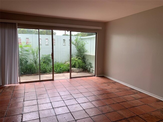 Building Photo - 1808 W 35th St Unit 6 Rental