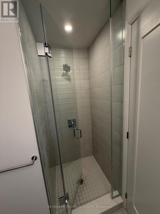 Photo - 75 James St S Unit 2709