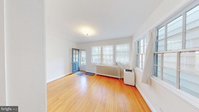 Photo - 3552 T St NW