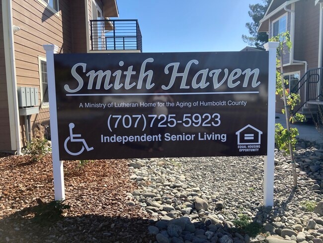 Photo - 2052 Smith Ln Unidad B