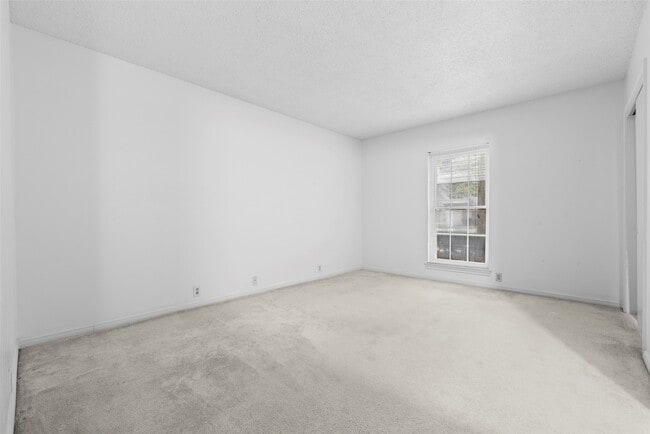 Photo - 2601 Bellefontaine Unit C116