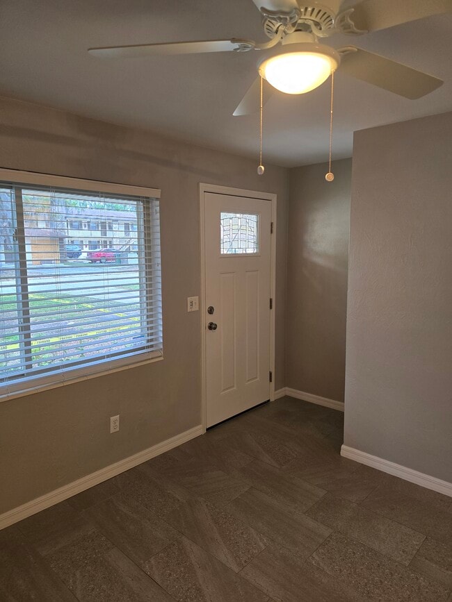 Photo - 650 Ave B SW Unidad 650 Avenue B SW