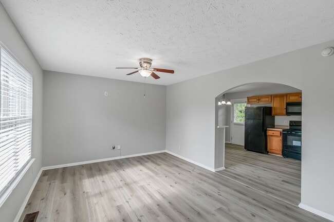Photo - 207 Cobblestone Ct