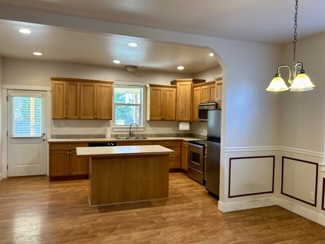 Photo - 8353 Grouse Cres Dr