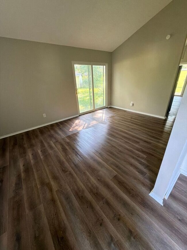 Photo - Welcome home to this spacious 3-bedroom, 2-bathroom home in the heart of Florissant!