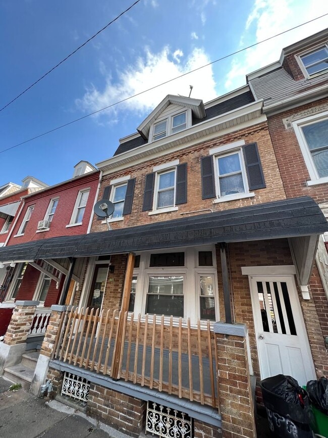 Building Photo - 607 N Eighth St Unit 3 Rental