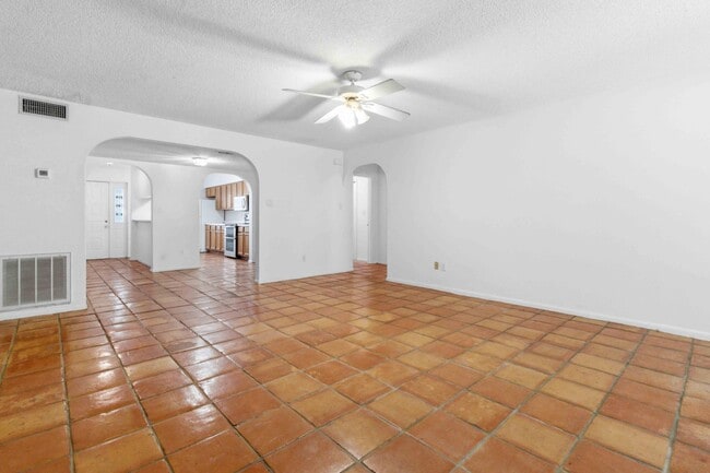 Photo - 2107 Hidden Grove Ln Unit 34a