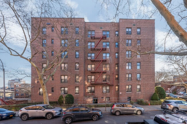 Photo - 2675 E 7th St