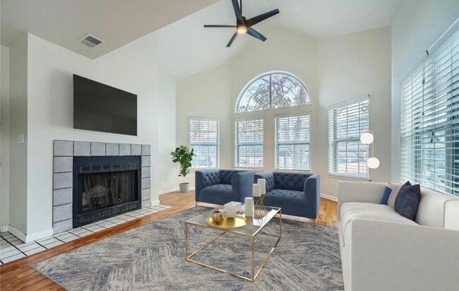 Building Photo - 6702 S Ivy Way Unit a1