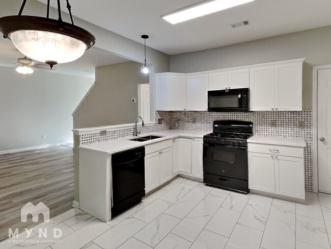 1557 Silver Ridge Dr SW