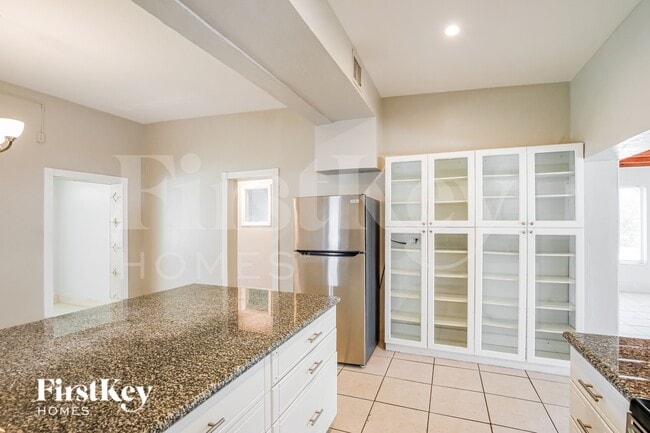 Photo - 530 S 28th Ave