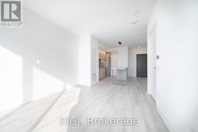 Photo - 57 Spadina Ave. Unit 810