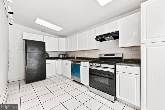 Photo - 134 Shurs Ln
