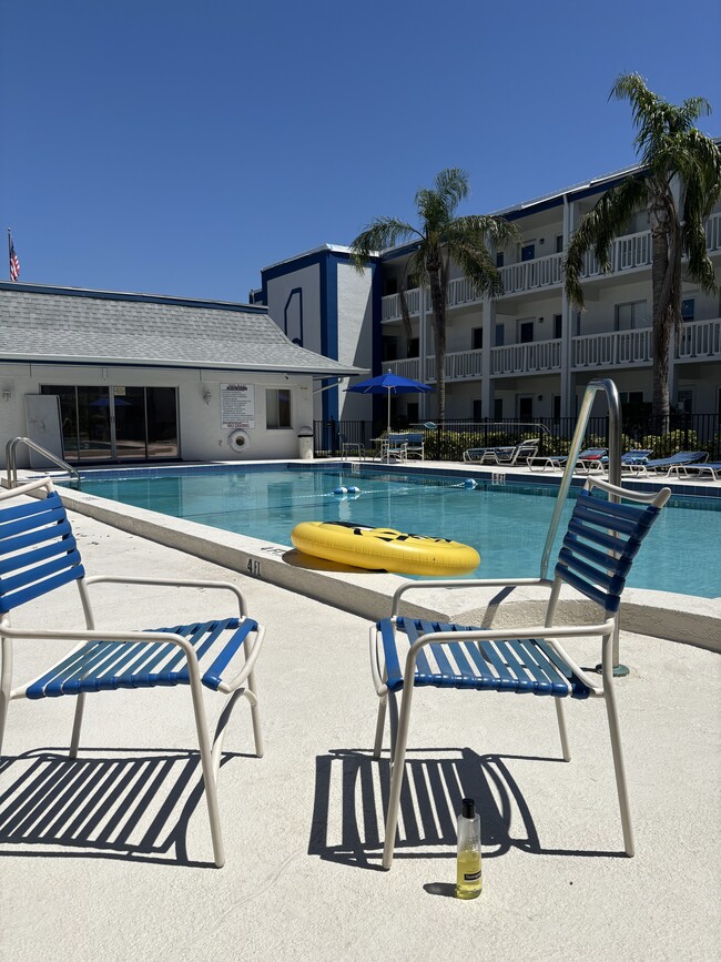 Building Photo - 350 79th Ave N Unit 122