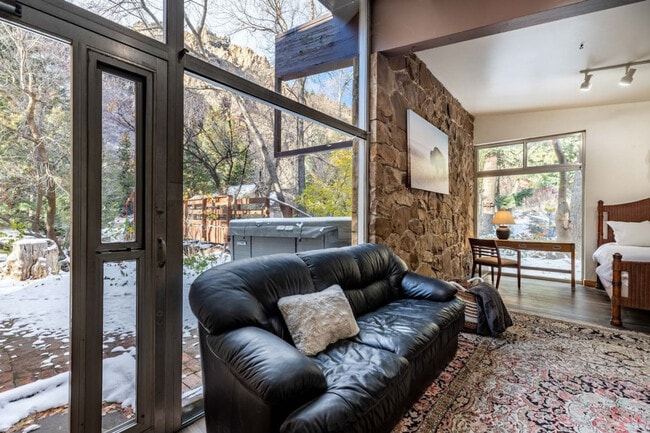 Photo - 6820 S Maxfield Dr Unit SI ID1597573P